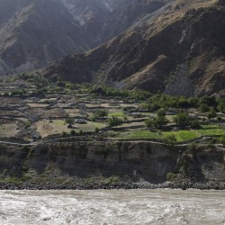 Волок Туркестан Вид с таджикской территории на Афганистан