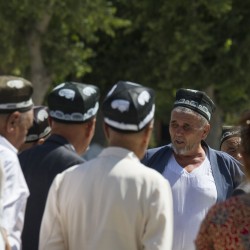 Волок Туркестан 2015 Бухара традиционные тюбетейки