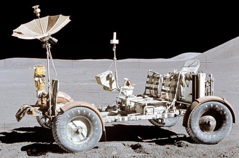 Первый пассажирский автомобиль на Луне – 1972 год