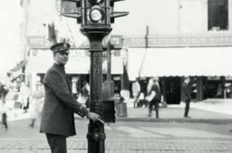 Взгляд на светофор из 1930 года