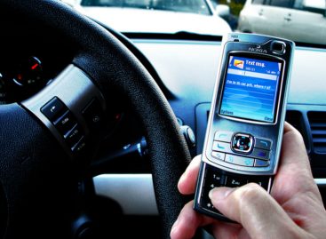 SMS за рулем опаснее алкоголя