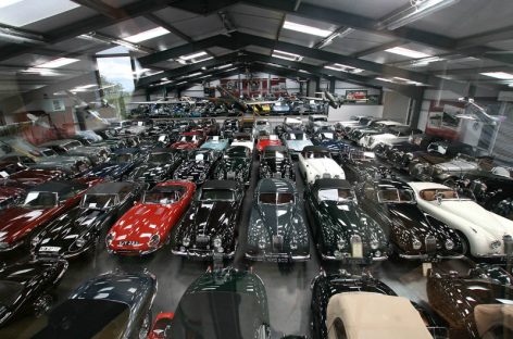 Jaguar Land Rover покупает 543 классических автомобиля