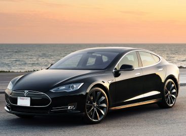 В 2015 году Tesla намерена выпустить 60 000 автомобилей