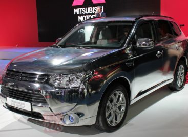 Mitsubishi Outlander PHEV с тремя моторами