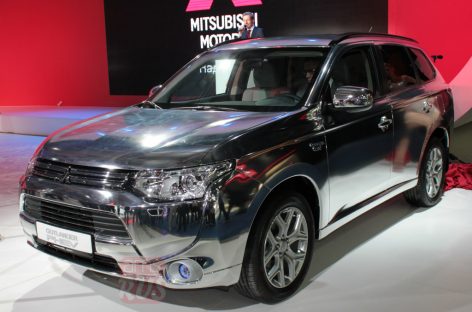 Mitsubishi Outlander PHEV с тремя моторами