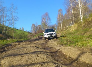 В Пермском крае пенсионера оштрафовали за положенные на разбитую дорогу доски