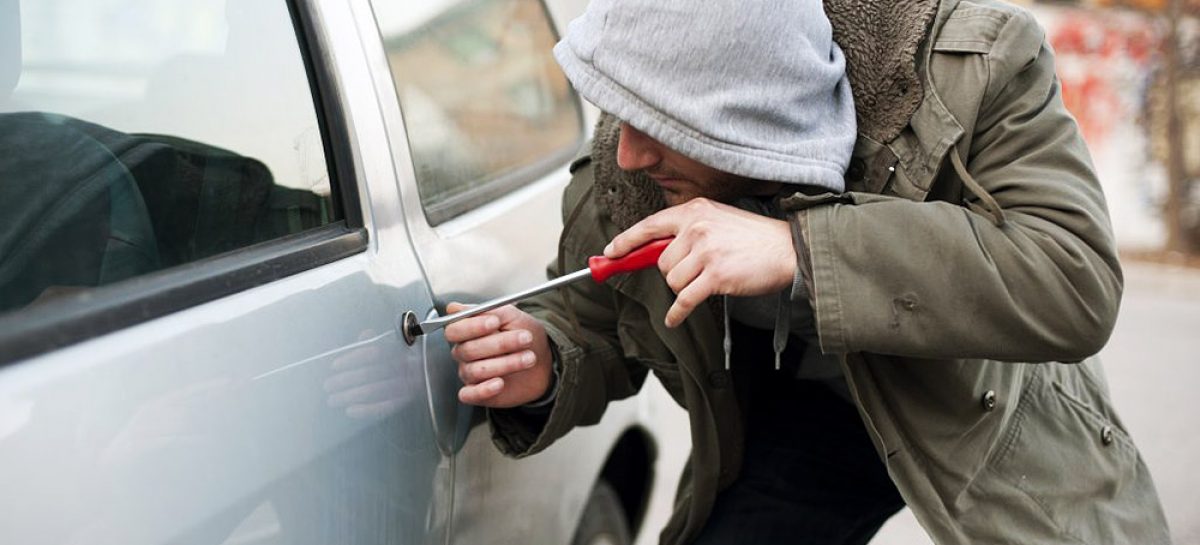 Число автомобильных краж в Москве снизилось вдвое