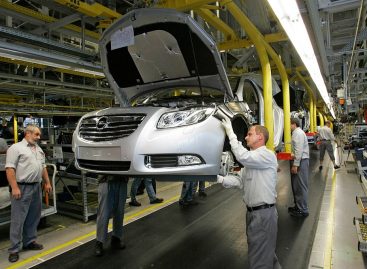 Opel сворачивает производство в России