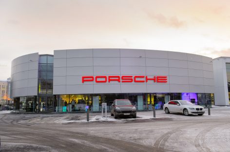Пир во время чумы: новый автосалон Porsche в Казани