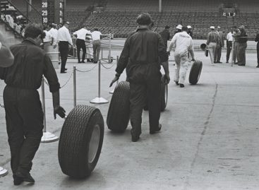 Бескамерные шины фирма Dunlop изобрела в 1953 году