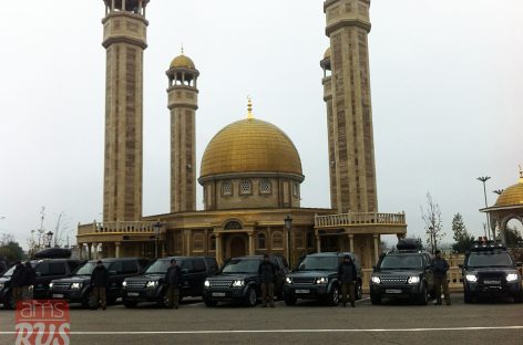 Как колонна из восьми Land Rover SK4 колесила по Чеченской Республике