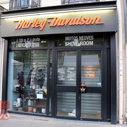 Париж. Harley-Davidson