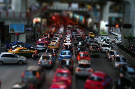 Сколько асфальта на один автомобиль приходится в разных городах мира