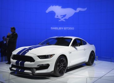 Владельцы Mustang Shelby GT350 подали на Ford в суд