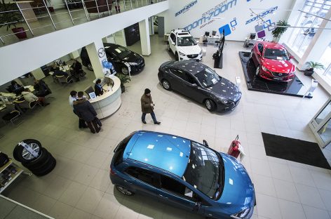 Импорт легковых автомобилей в Россию с начала года упал больше, чем на четверть