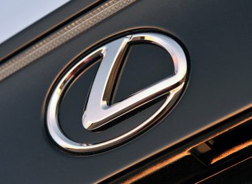 Продажи Lexus преодолели 10-миллионный рубеж