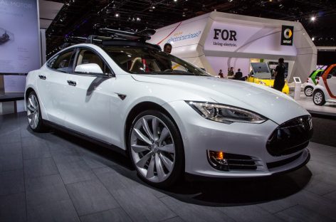 Машины Tesla – первые по лояльности пользователей