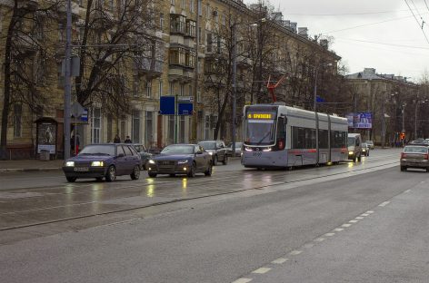 На улице Свободы реконструируют трамвайные пути