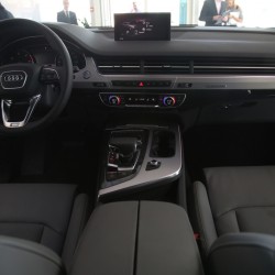 Салон Audi Q7 2015
