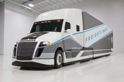 Freightliner SuperTruck – гибридный грузовик, в котором можно жить