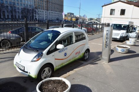 Сервисы такси и каршеринга получат скидки на российские электрокары