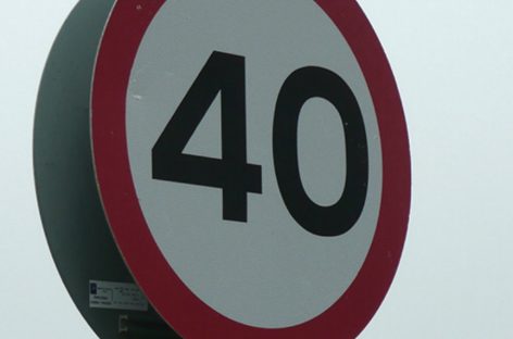 Скорость на дорогах через населенные пункты Ленобласти снизят до 40 км/ч