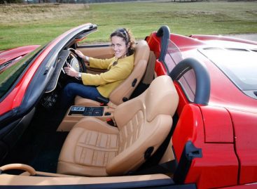 Любая женщина может управлять Lamborghini