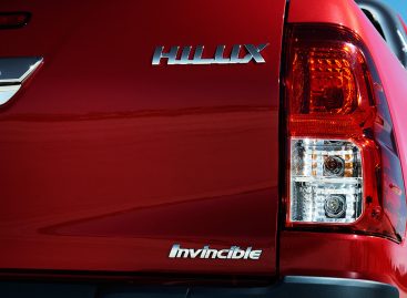 Toyota Hilux восьмого поколения красив и вынослив