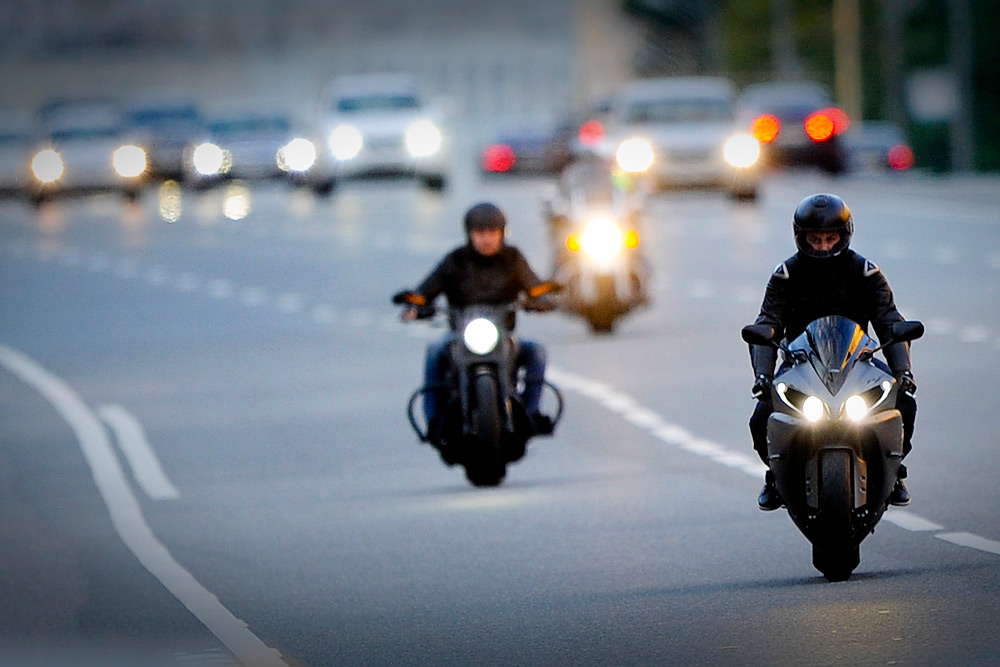 Мотоциклисты на дорогах