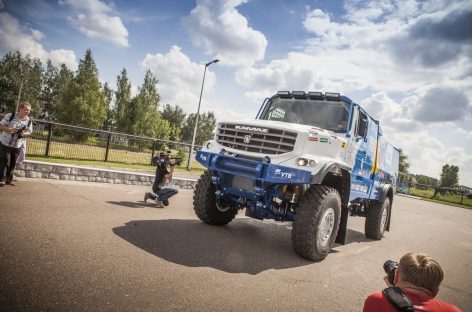 КАМАЗ-мастер проверит новый грузовик в степях Калмыкии