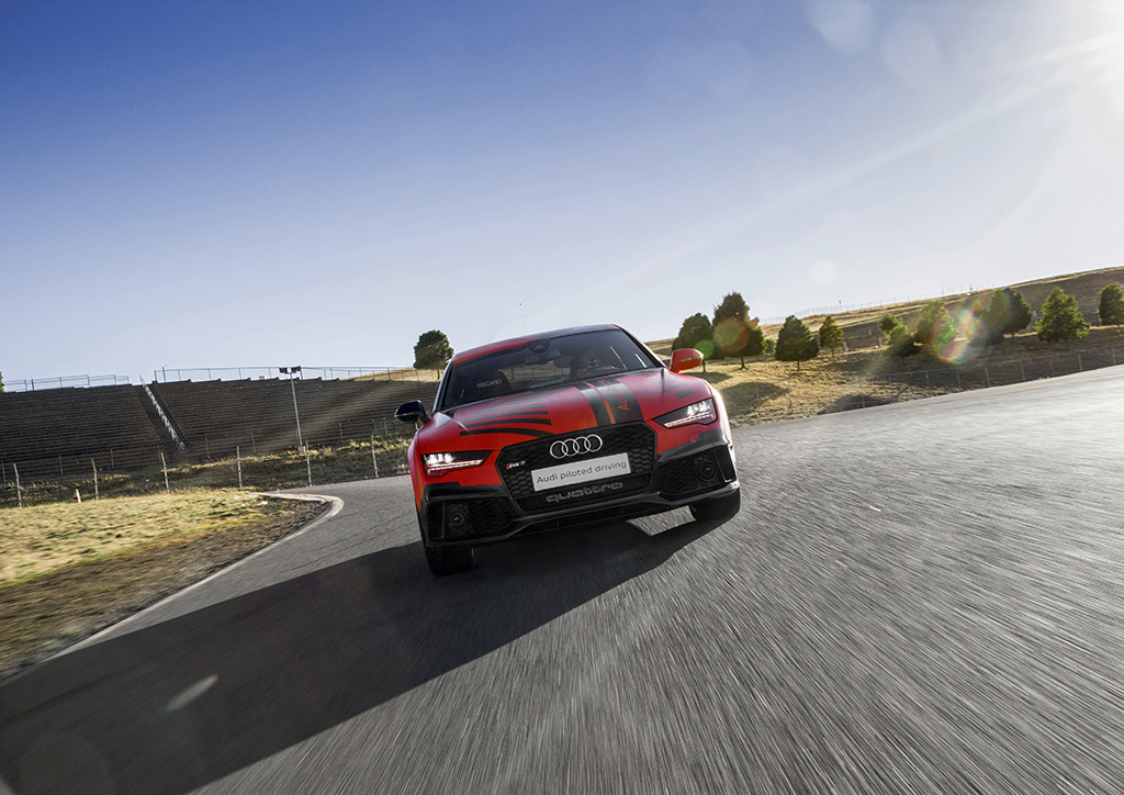 Автопилотируемый автомобиль Audi RS 7