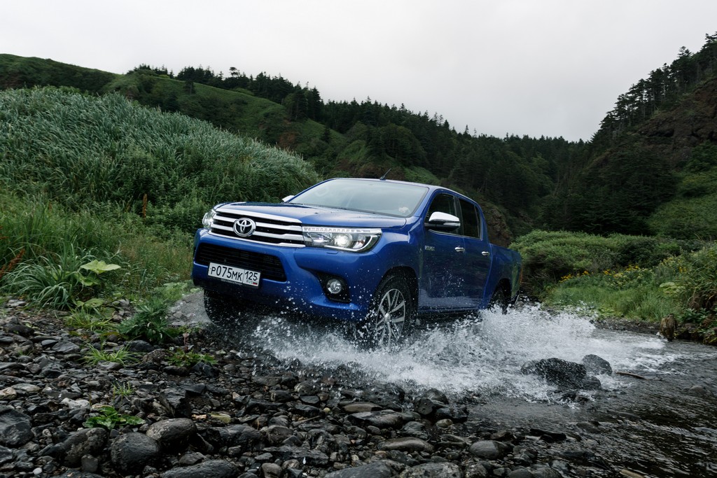 Toyota Hilux 2015 года выпуска