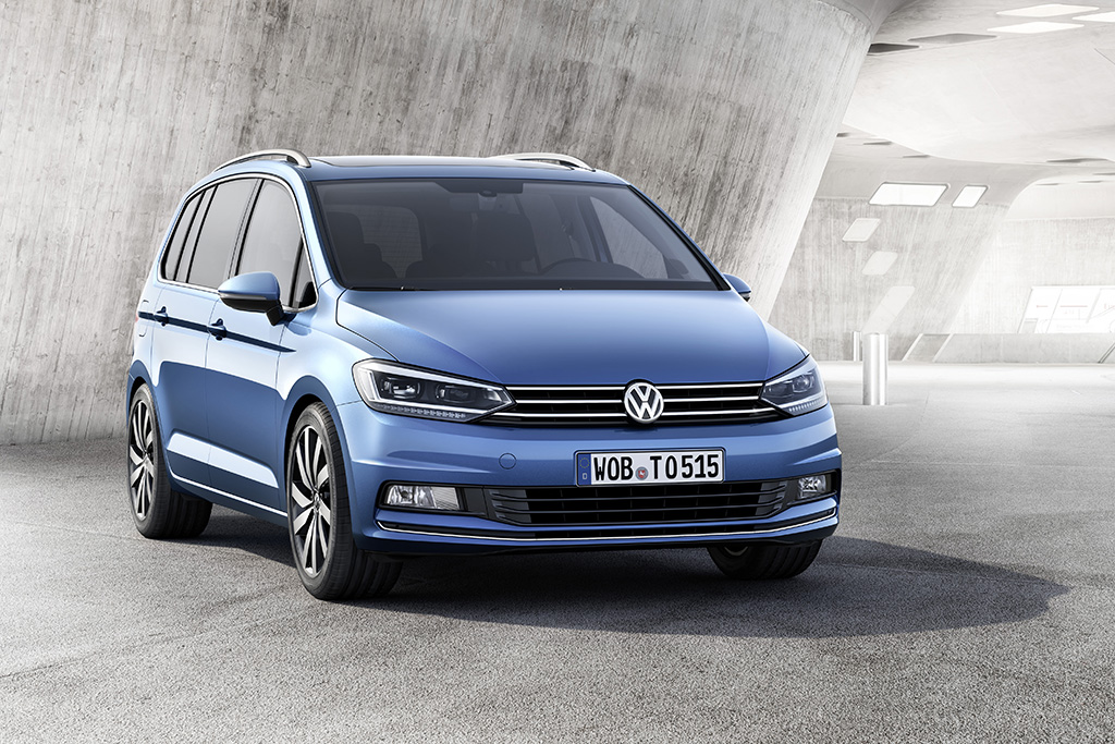 Volkswagen Touran третьего поколения 2015