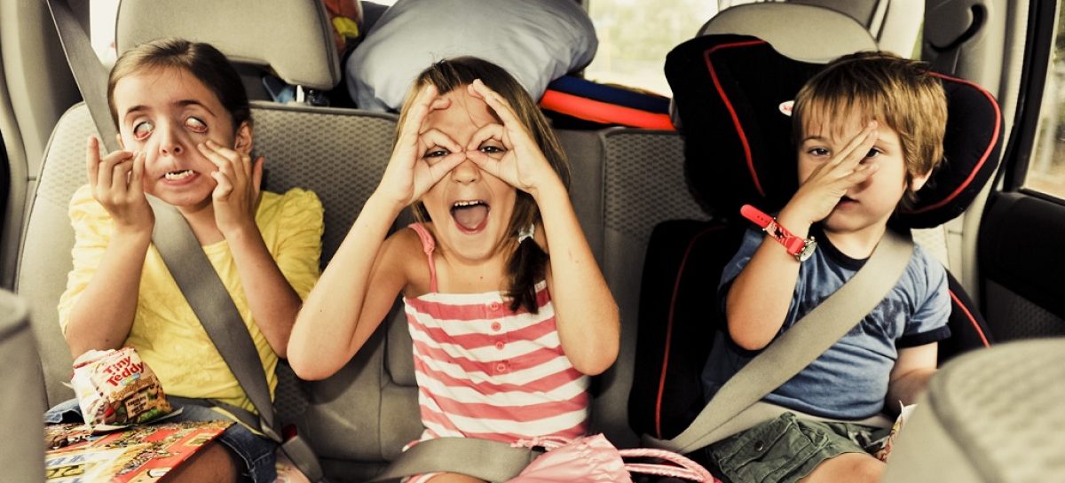 Война детей с родителями в автомобиле