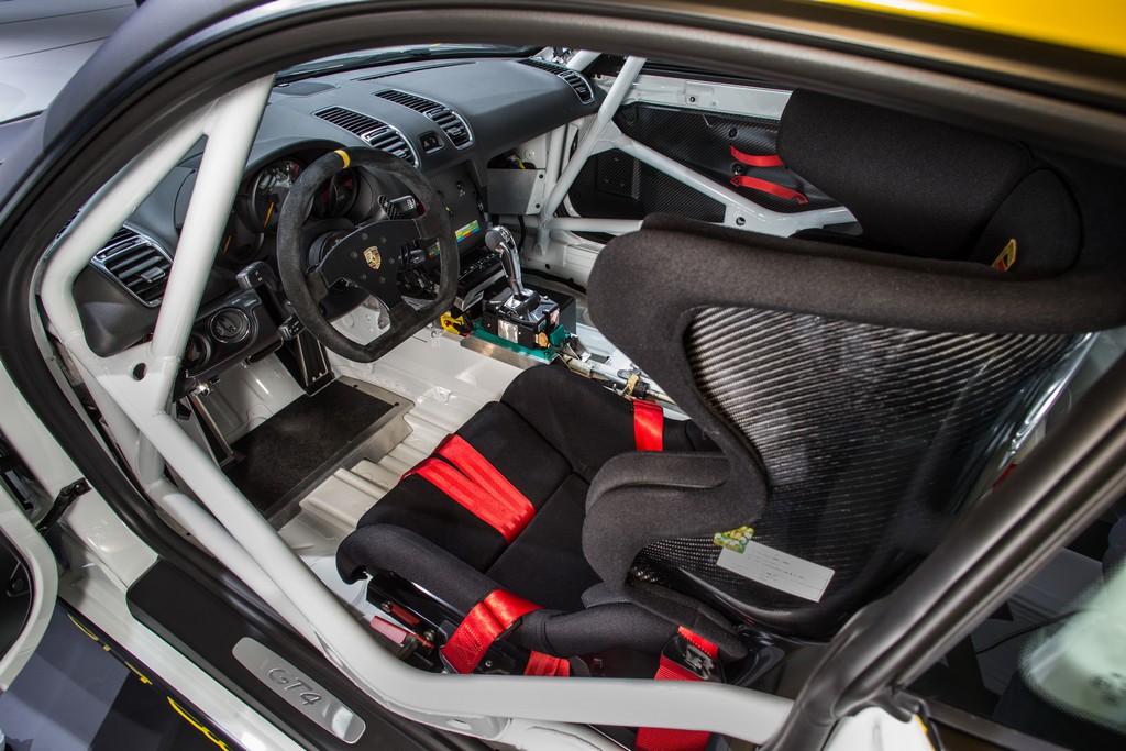 Porsche Cayman GT4 Clubsport 6
