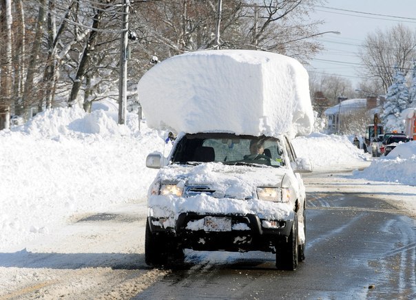 Когда лень чистить автомобиль от снега