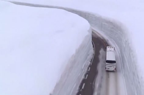 Тест-драйв на снегу: Audi quattro, benz 4matic, BMW Xdrive
