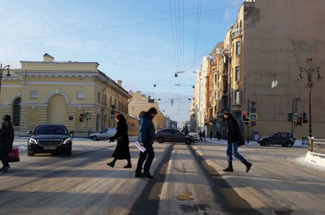 Новый способ уборки улиц в Санкт-Петербурге заинтересовал власти Риги