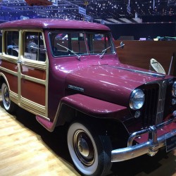 юбилейные версии Jeep 75 Anniversary