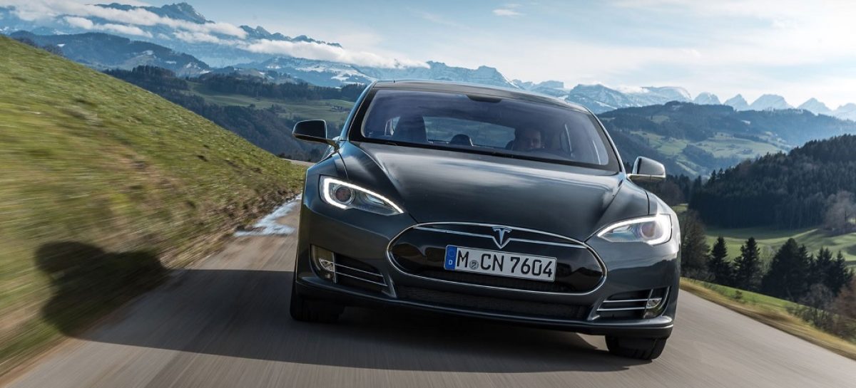 Tesla оснастит автомобили новой системой безопасности и музыкой Баха