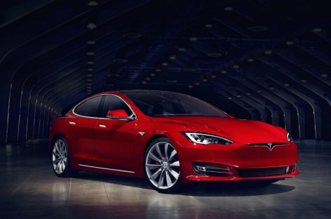 Tesla выпустила самую быструю машину в мире