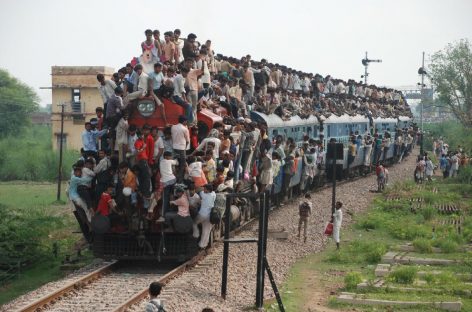 Самые переполненные индийские поезда – безумное экстремальное путешествие