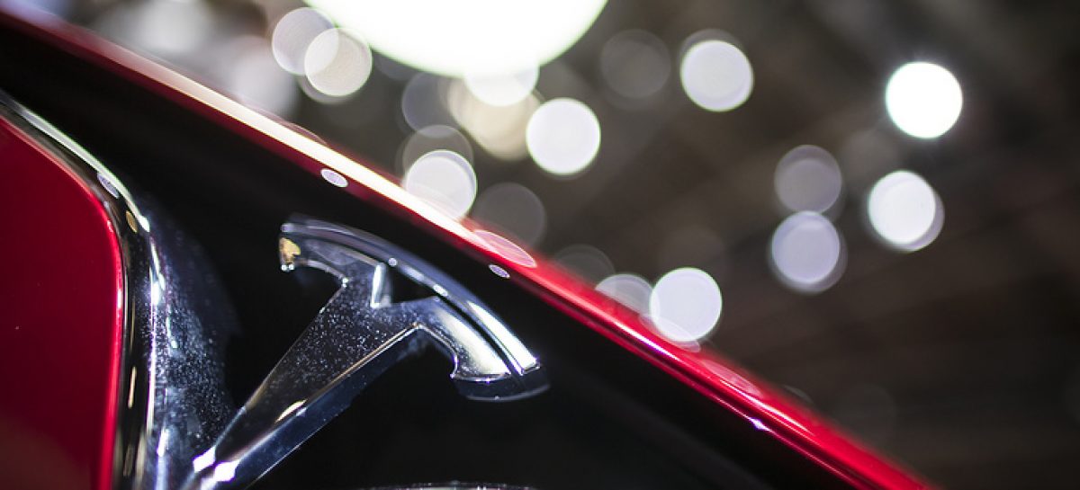 Tesla Motors начнет взимать плату за зарядку