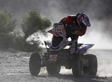Сергей Карякин выигрывает 10 этап ралли Dakar 2017