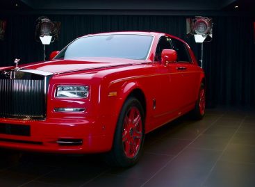 Rolls-Royce представил Phantom Gold – эксклюзивный автомобиль для  отеля «THE 13» в Макао