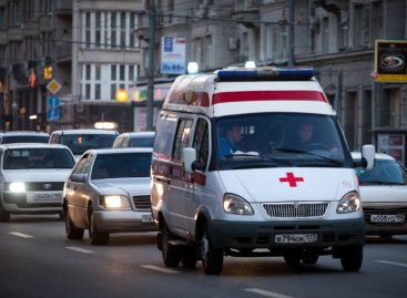 В Москве водитель Ford не уступил дорогу скорой помощи с тяжелобольным пациентом