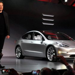 Tesla «урезала» функции электрокара Model 3