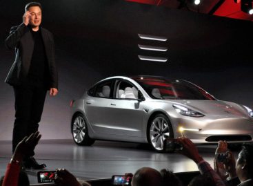 Tesla «урезала» функции электрокара Model 3