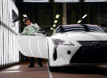 Lexus начинает производство нового LC