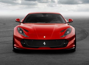 Ferrari назвала цену на новую модель 812 Superfast Grand Tourer